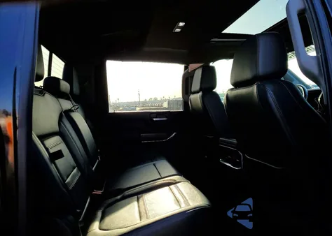 2022 GMC Sierra K2500 Denali z USA, uszkodzony, nr VIN 1GT49RE79NF161453